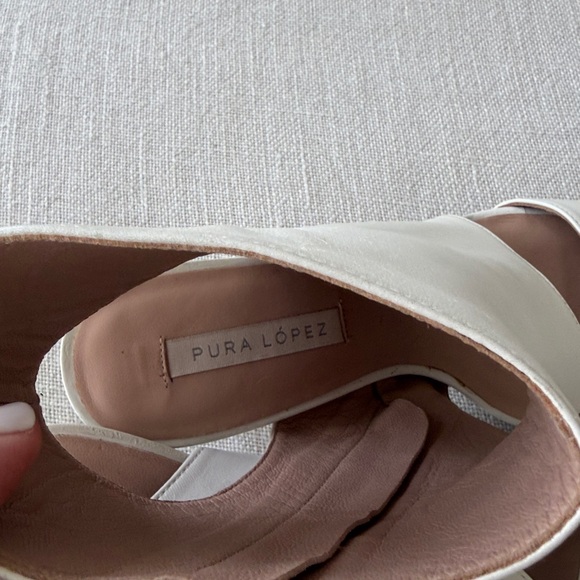 Neiman Marcus NWT Bootie White leather sandal 🌈 - Picture 15 of 17